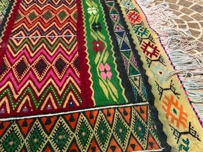 Beni Iszguen rózsaszín-zöld gyapjú szőnyeg